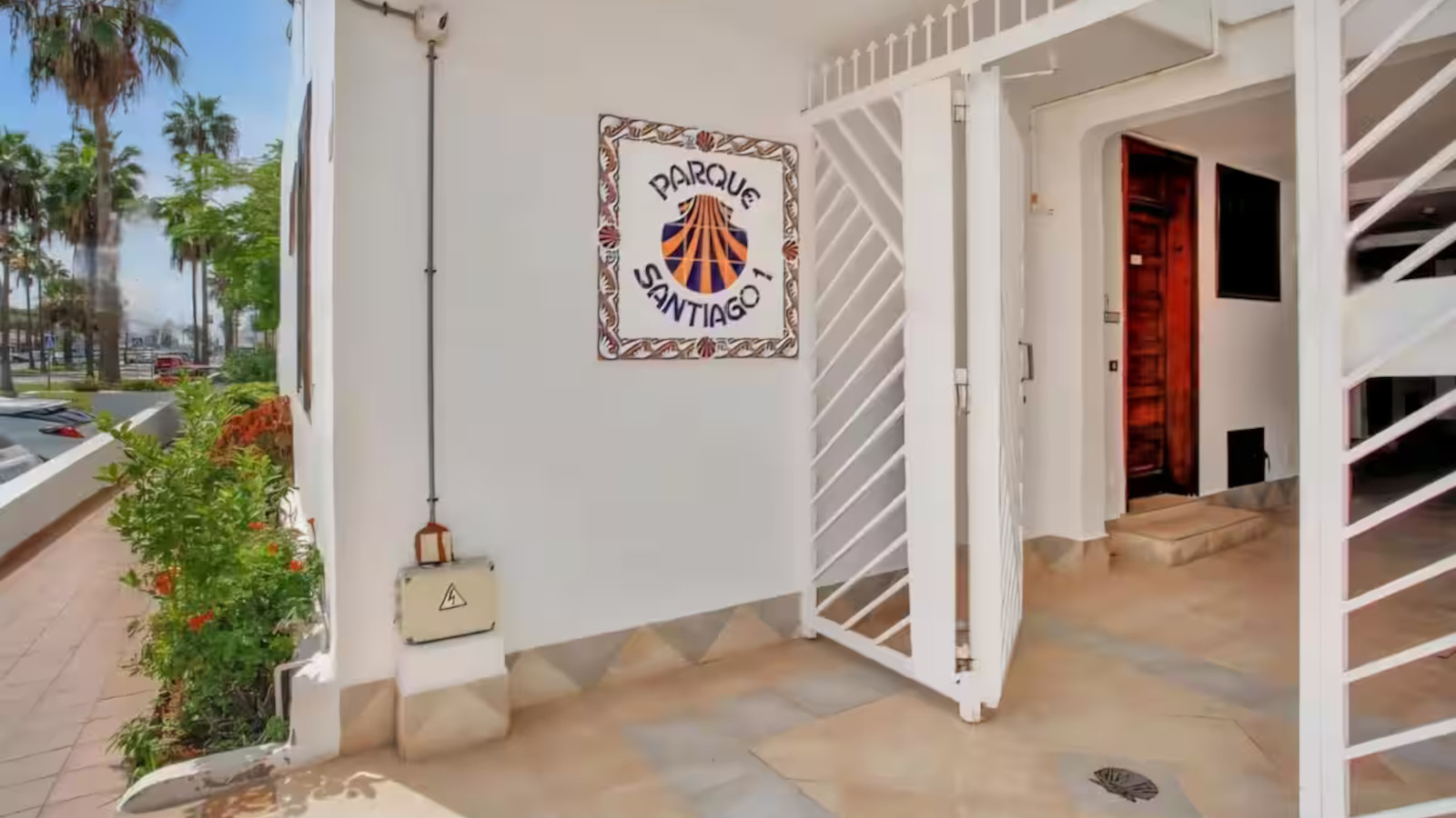 The experience of living in a luxury home in Tenerife